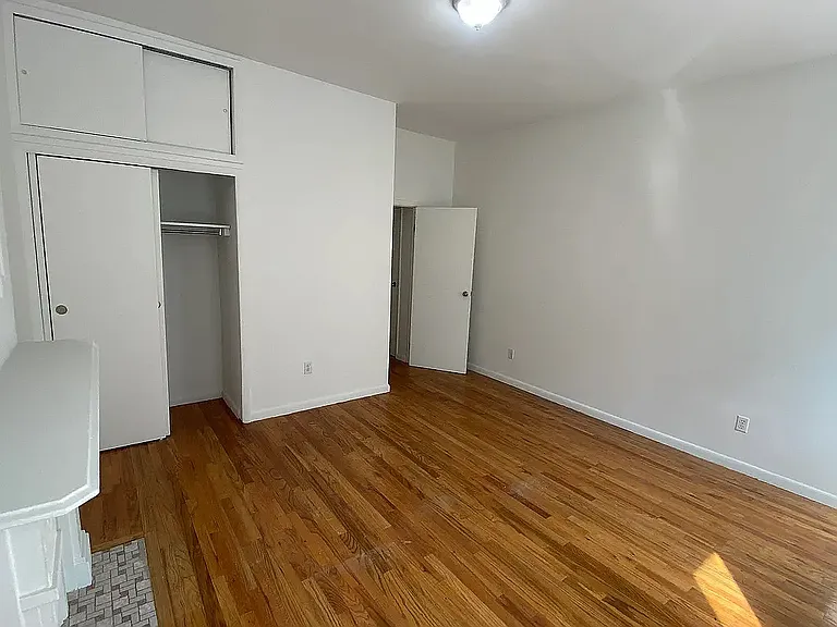311 W 54th St #2W — Photo 10