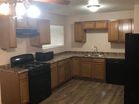 2nd image of 804 Flagstaff Ave