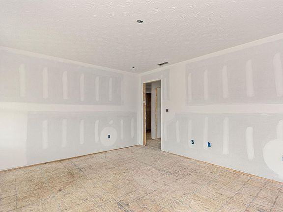 4th image of 111 Haylee Dr