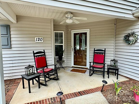 3rd image of 120 Ashwood Ln
