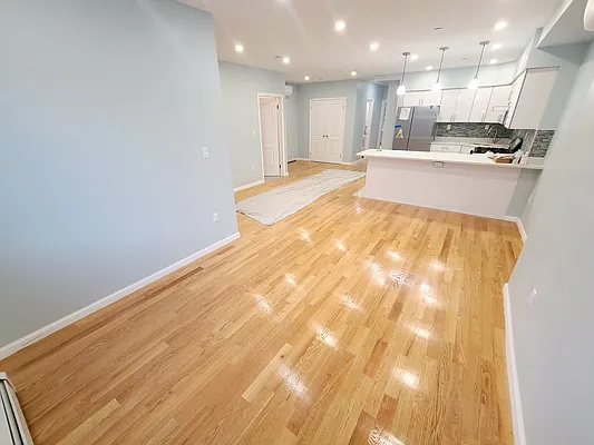 Rented by Metro Garden Realty NYC | media 39