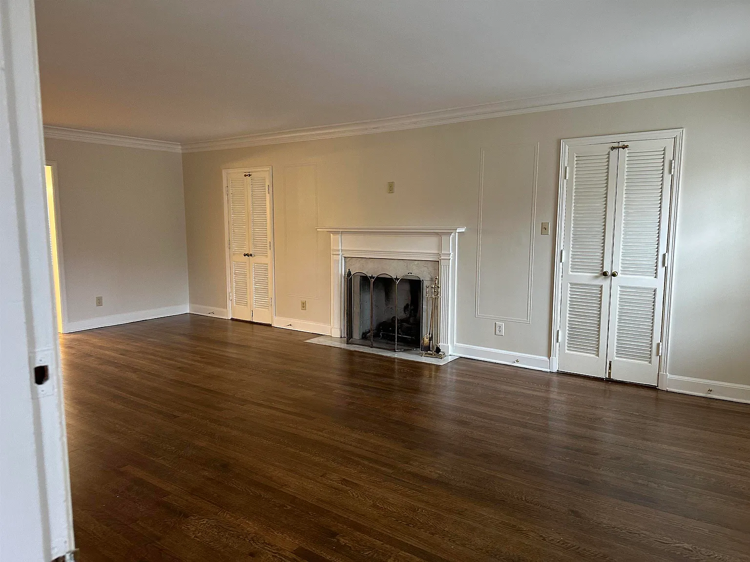 3 bed, 3.0 bath, $2,300 — Photo 2