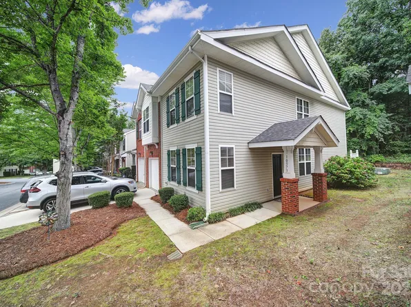 10973 Princeton Village Dr, Charlotte, NC 28277