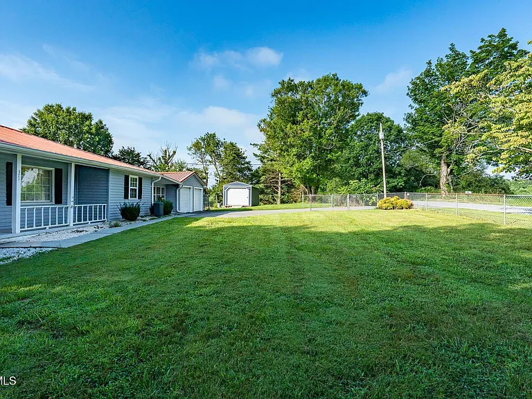 371 Oak Hill Cir — Photo 43