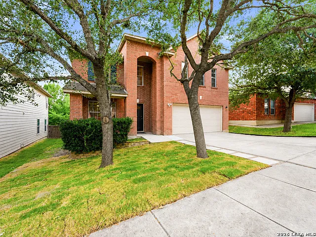 4 bed, 2.5 bath, 3322 sqft, $2,300 — Photo 2