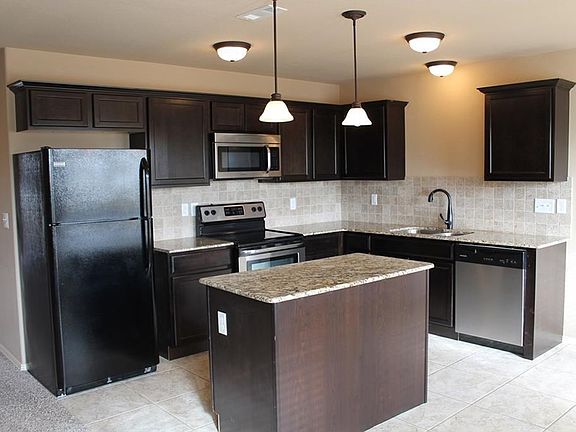 4th image of 1014 Kensington Dr