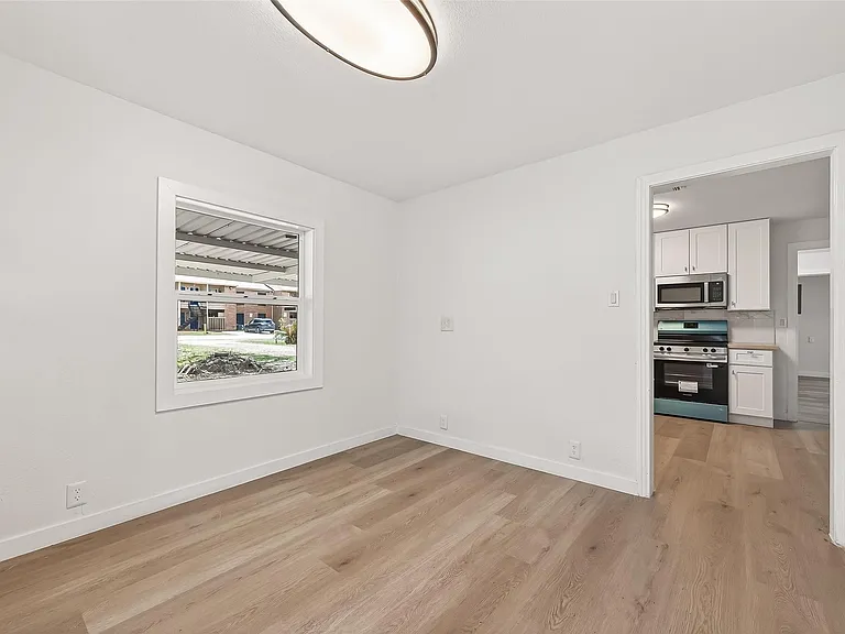 815 Brooks Ave — Photo 17