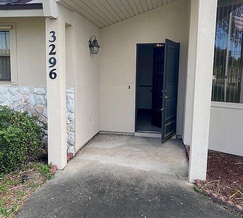 4th image of 3296 Fairview Dr