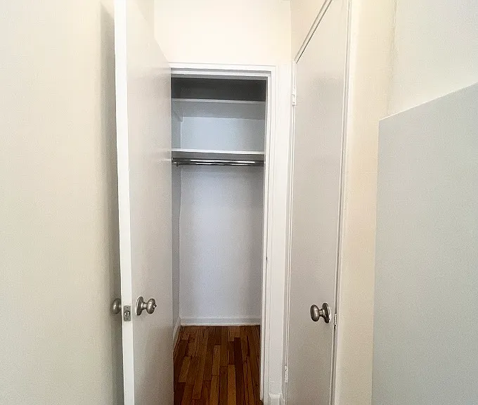 325 E 54th St #1B — Photo 6