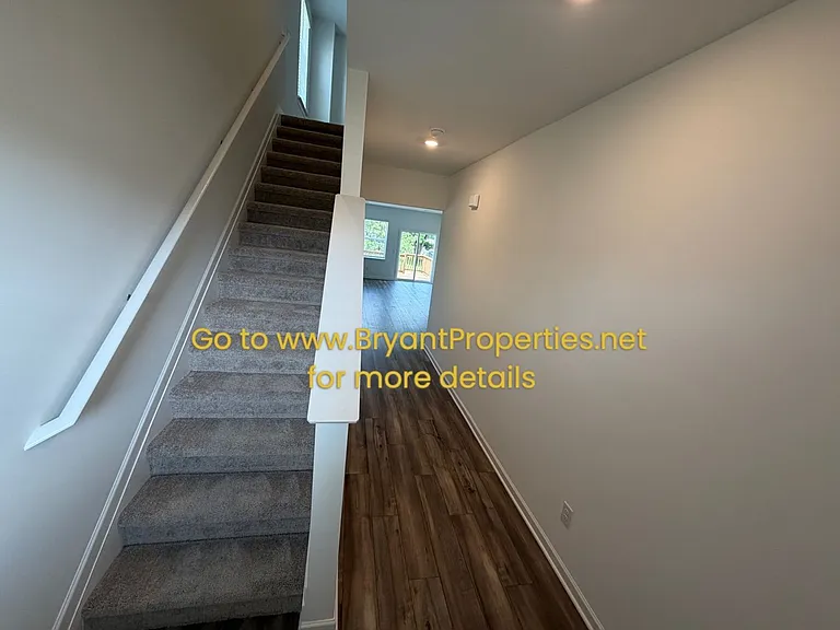 901 Parkside Blvd — Photo 3