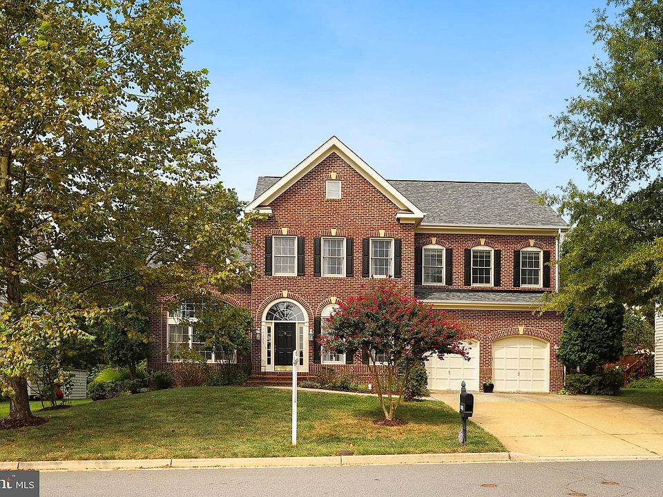 2nd image of 18395 Rim Rock Cir