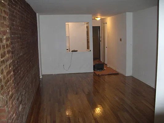 Rented by Eric Goodman Realty Corp | media 22