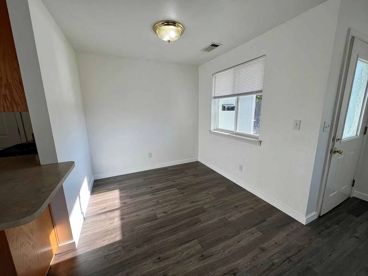 2 bed, 1100 sqft, $1,695 — Photo 2