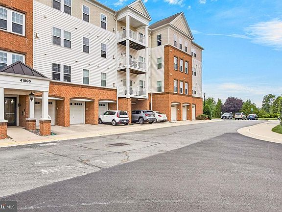 3rd image of 41895 Cathedral Valley Sq Unit 401