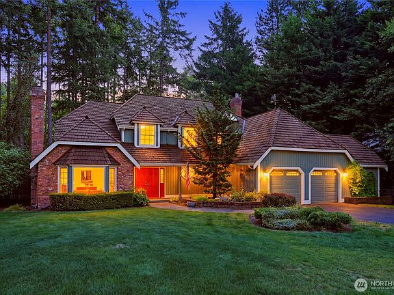 4th image of 14326 174th Avenue NE
