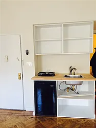 Rented by R New York