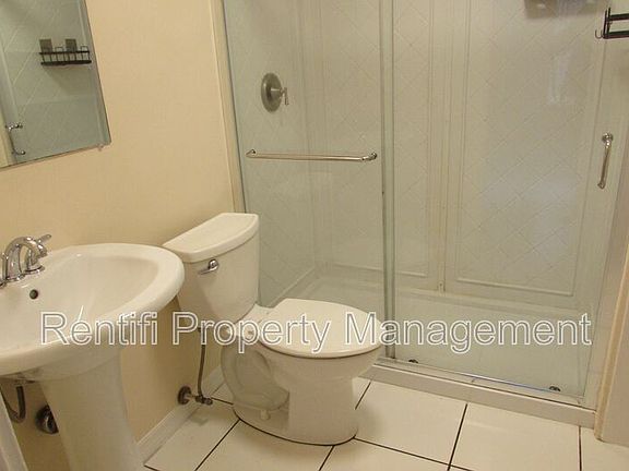 5th image of 2064 Alamanda Dr APT 1