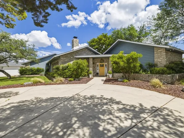 126 W Hunters Pointe Dr, Kerrville, TX 78028