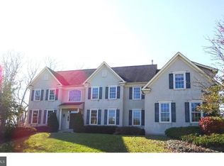 16 Leaf Creek Ct, Douglassville, PA 19518