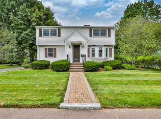 21 Preston St, Wakefield, MA 01880