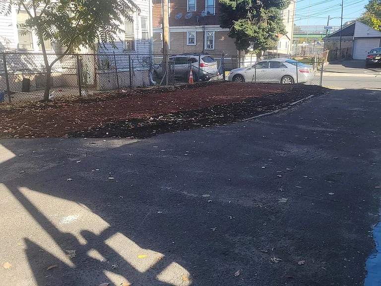 51-53 Arverne Ter #2 — Photo 3