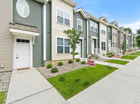 75 Forester Ave UNIT TOWNHOUSE 1