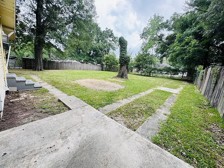 3648 Evangeline St — Photo 36
