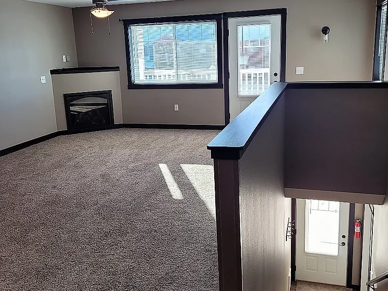 1929 Cypress Ct NE #7 — Photo 3