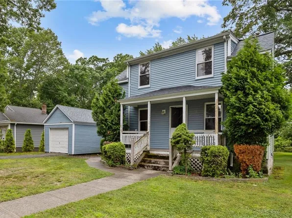 292 Sowams Rd, Barrington, RI 02806