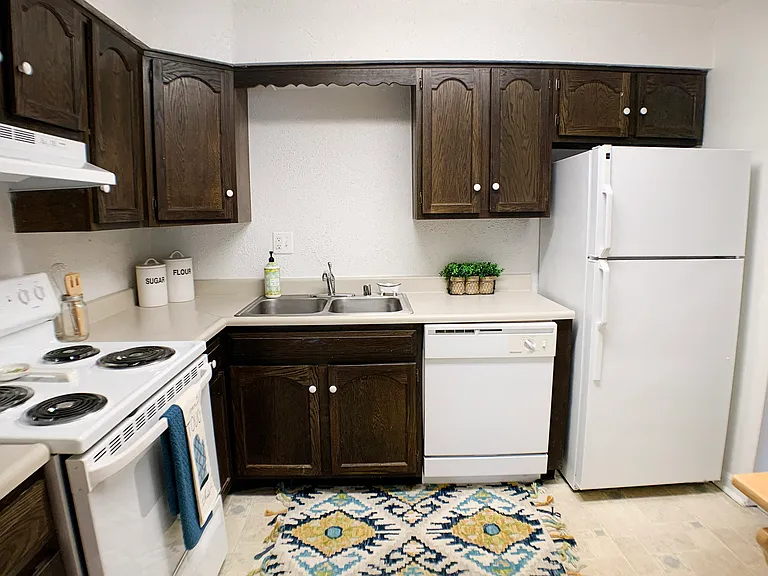 Knobs Pointe Apartments — Photo 35