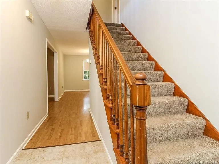 6B Heritage Sq — Photo 9