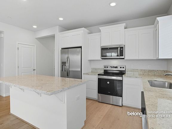 3rd image of 8072 Pasadena Dr