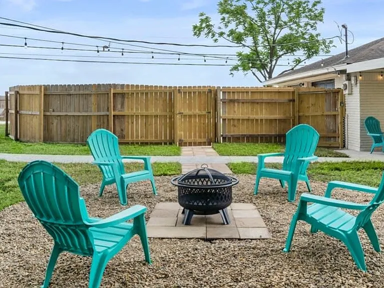 1302 Meadow Lark St — Photo 4