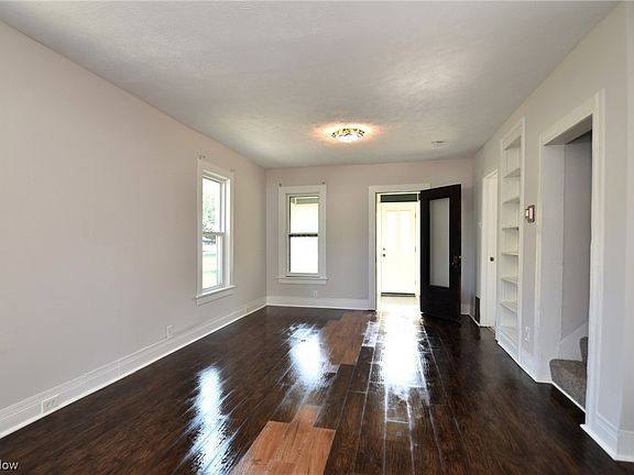 5th image of 208 Murphy Ave