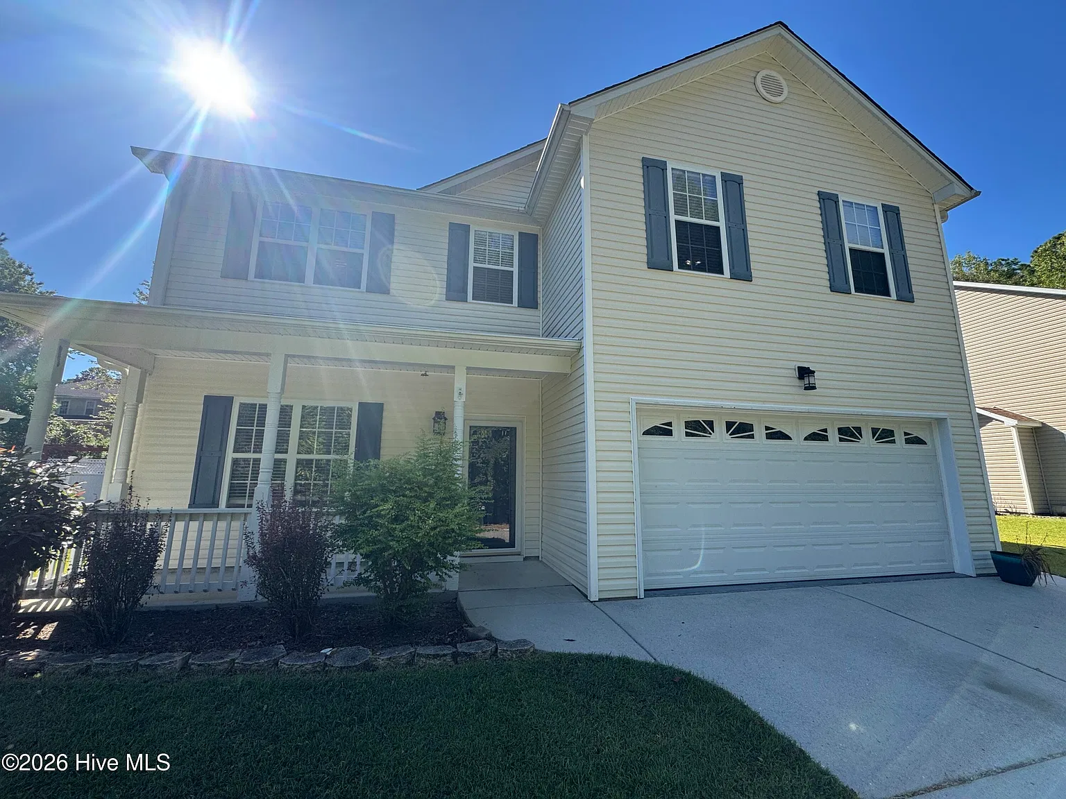 4 bed, 2.5 bath, $2,500 — Photo 2