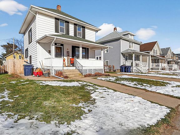 2nd image of 1513 Carrington St