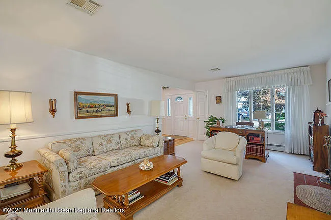 315 Tuttle Ave — Photo 4