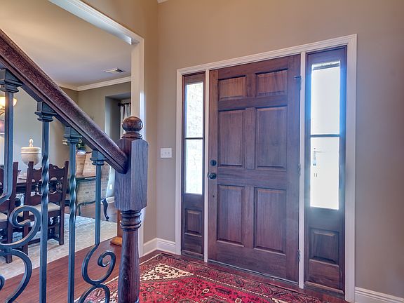 5th image of 11637 Glenwood Cir