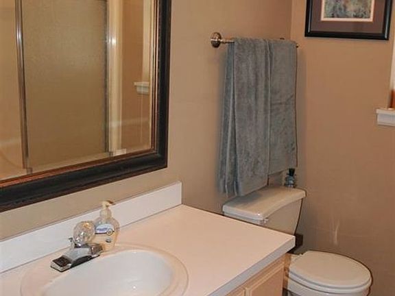 5th image of 315 Village Dr