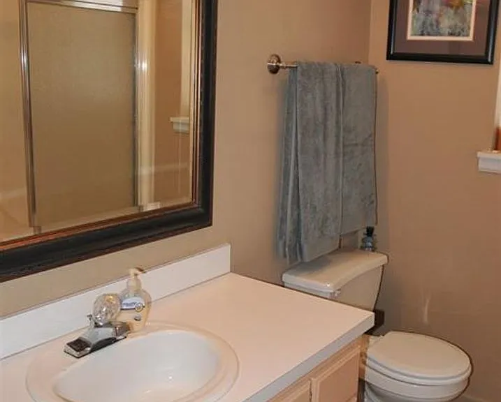315 Village Dr — Photo 5