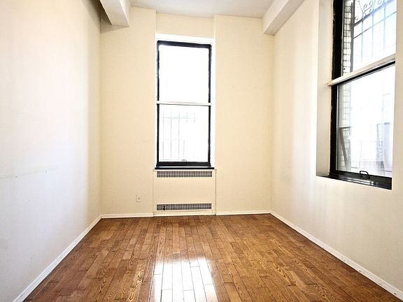 5th image of 584 Myrtle Ave APT 3b