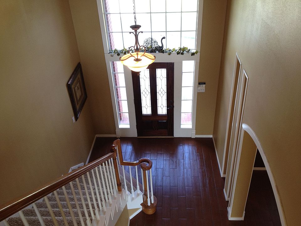 View Looking Towards Foyer/Entry
