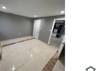 7745 S Essex Ave APT 1, Chicago, IL 60649