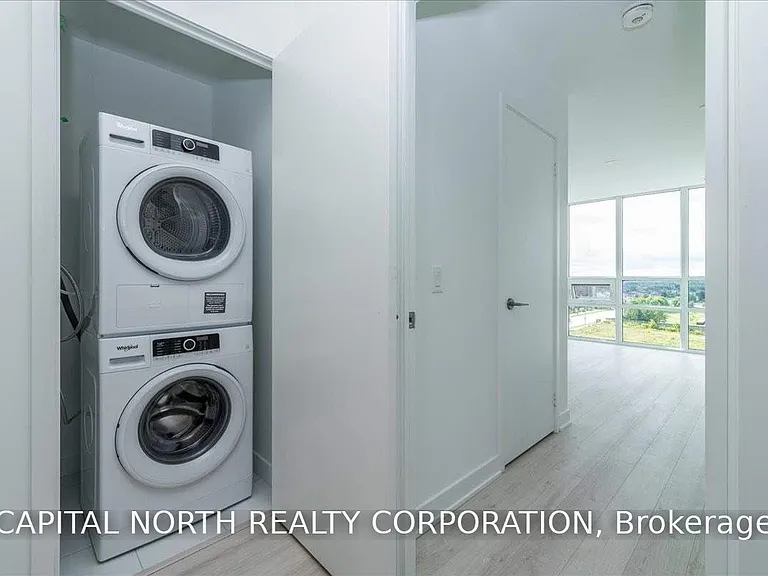 681 Yonge St #616 — Photo 12