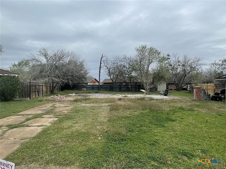 1st image of 3323 Mayfair Dr