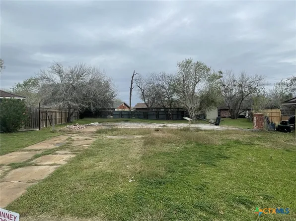 3323 Mayfair Dr, Victoria, TX 77901