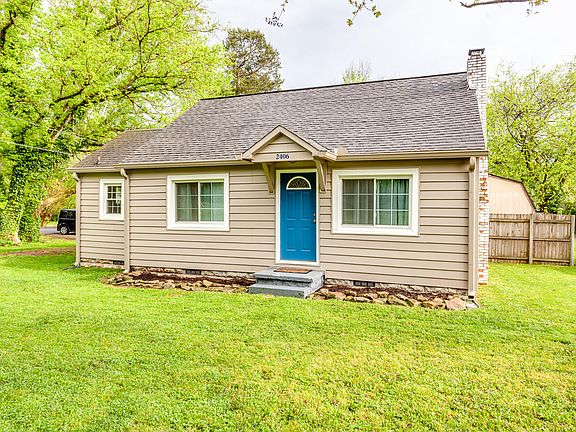 3rd image of 2406 Cedar Ln