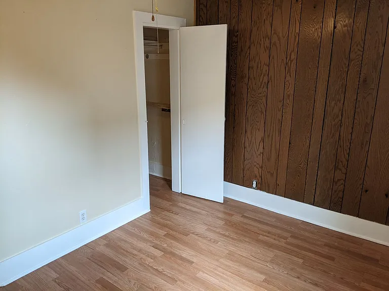 214 N State St — Photo 8