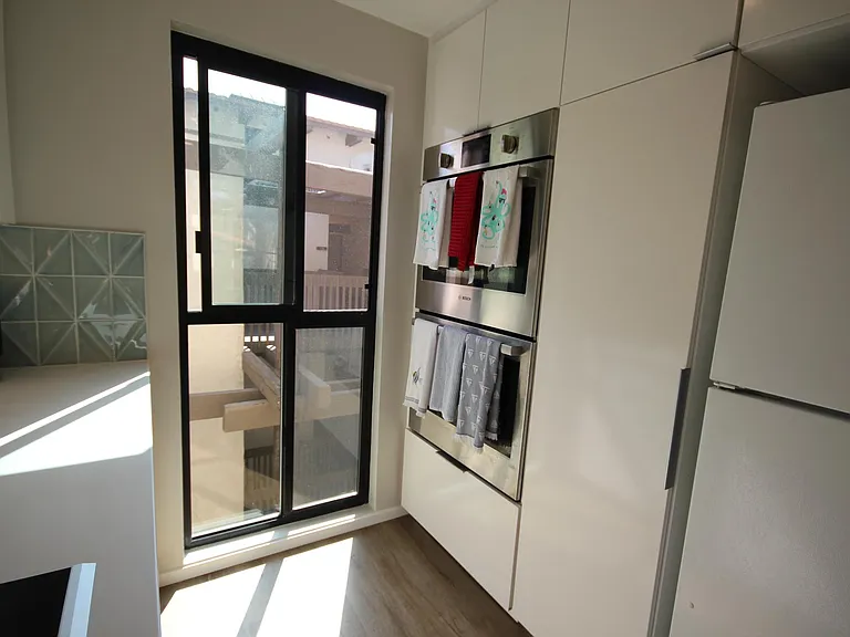 7329 Marina Pacifica Dr S — Photo 4