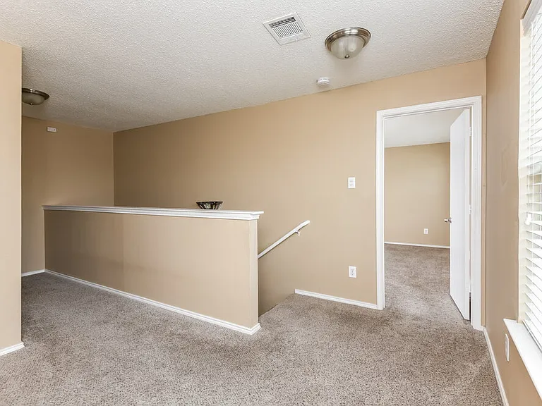 949 Canary Dr — Photo 14
